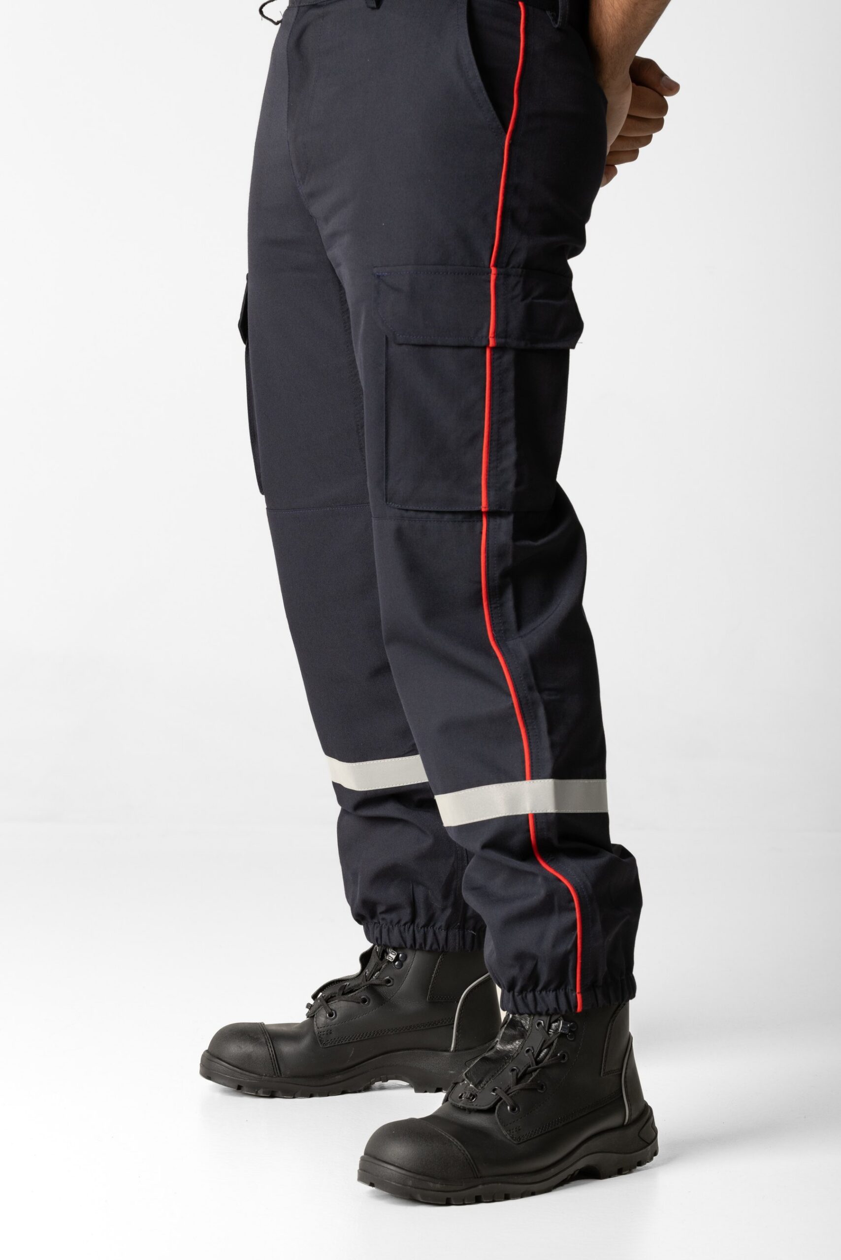 Pantalon F1 poches latérales avec passepoil rouge
