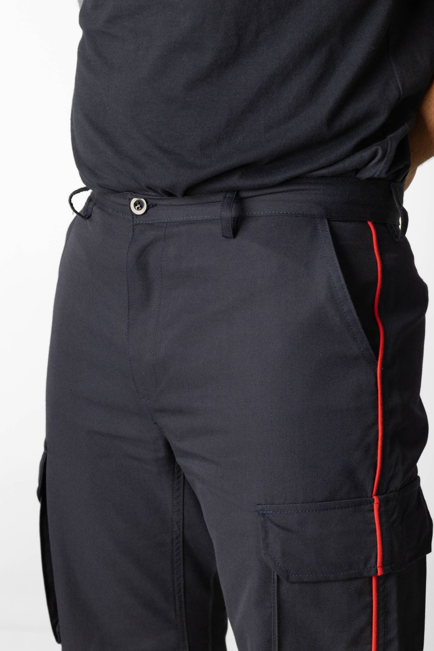 Pantalon F1 poches latérales avec passepoil rouge