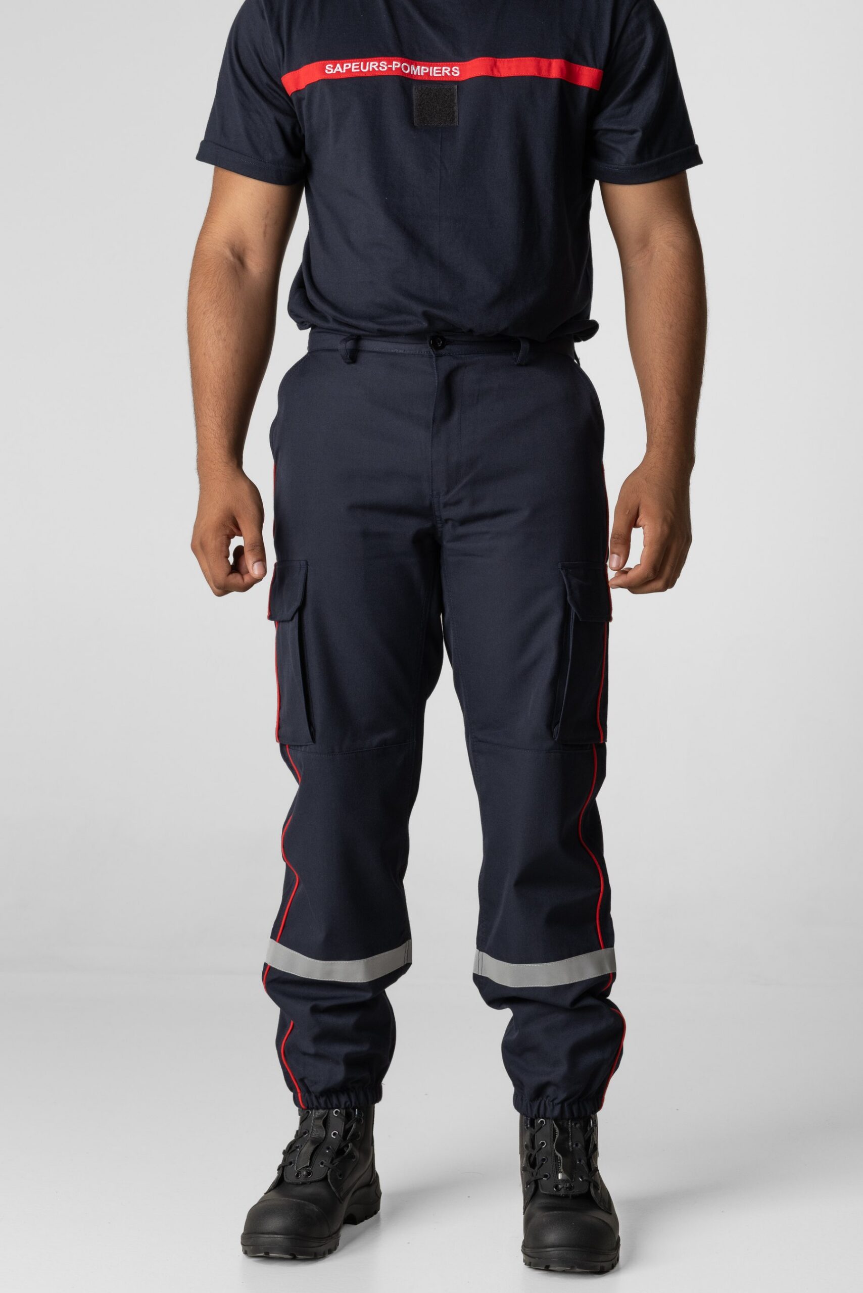 Pantalon F1 poches latérales avec passepoil rouge
