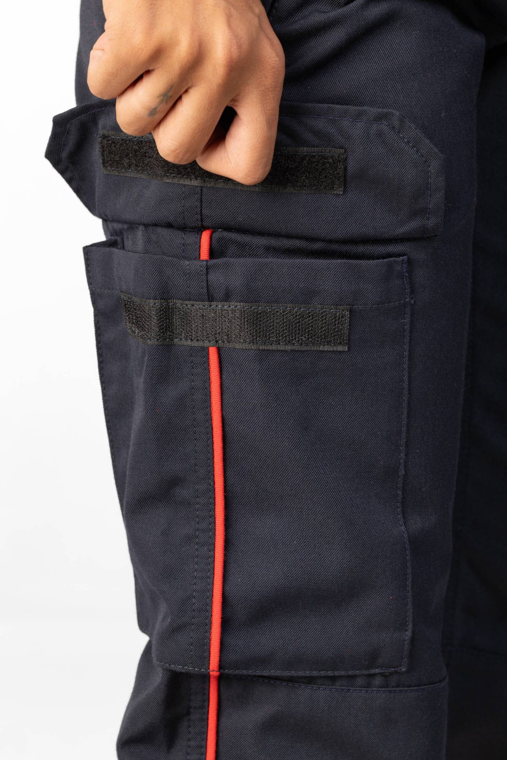 Pantalon TSI AS avec passepoil rouge
